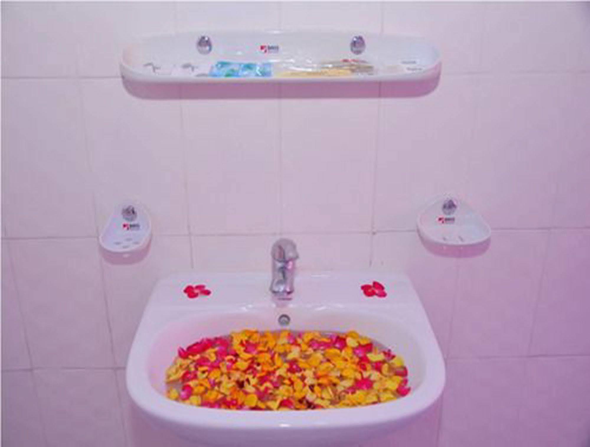Royal Tulip Hotel Mandalay Exterior foto