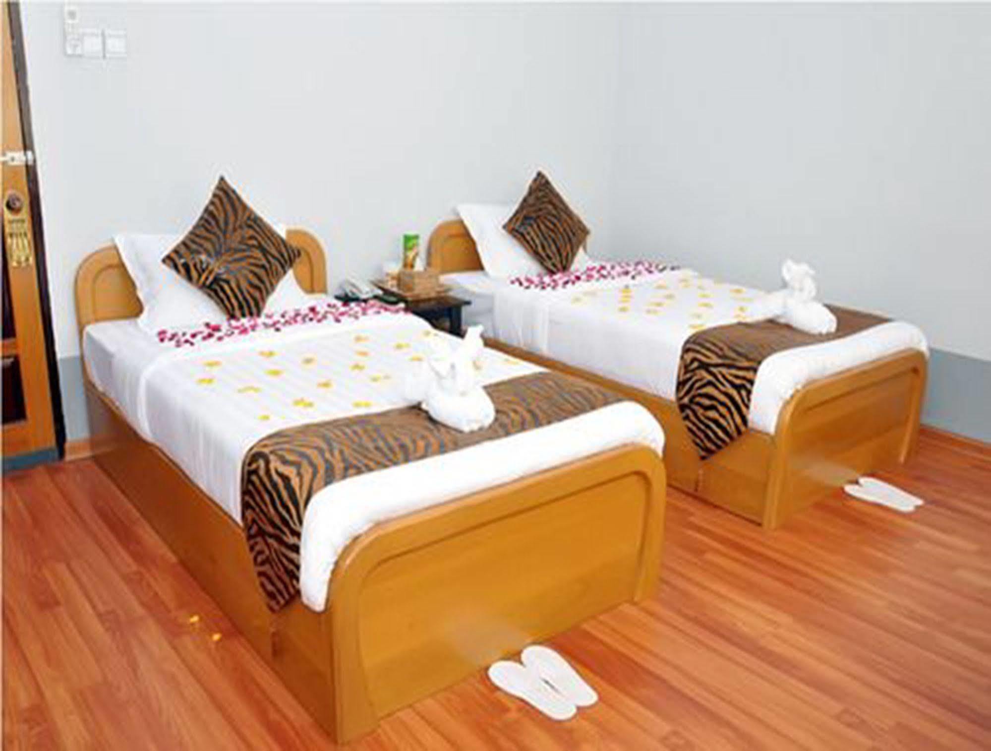 Royal Tulip Hotel Mandalay Exterior foto